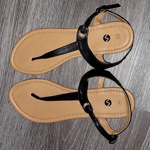 Women's size 11 black sandals